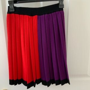 Petite P SKIRT. Pleated